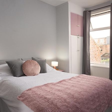Lovely City Town House With Free Parking Sleeps 2 To 6 Guests York Exterior photo