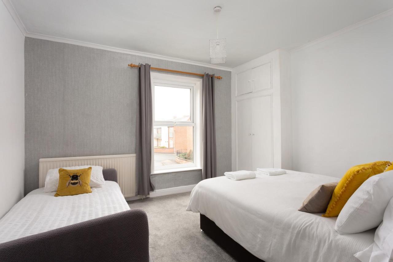 Lovely City Town House With Free Parking Sleeps 2 To 6 Guests York Exterior photo