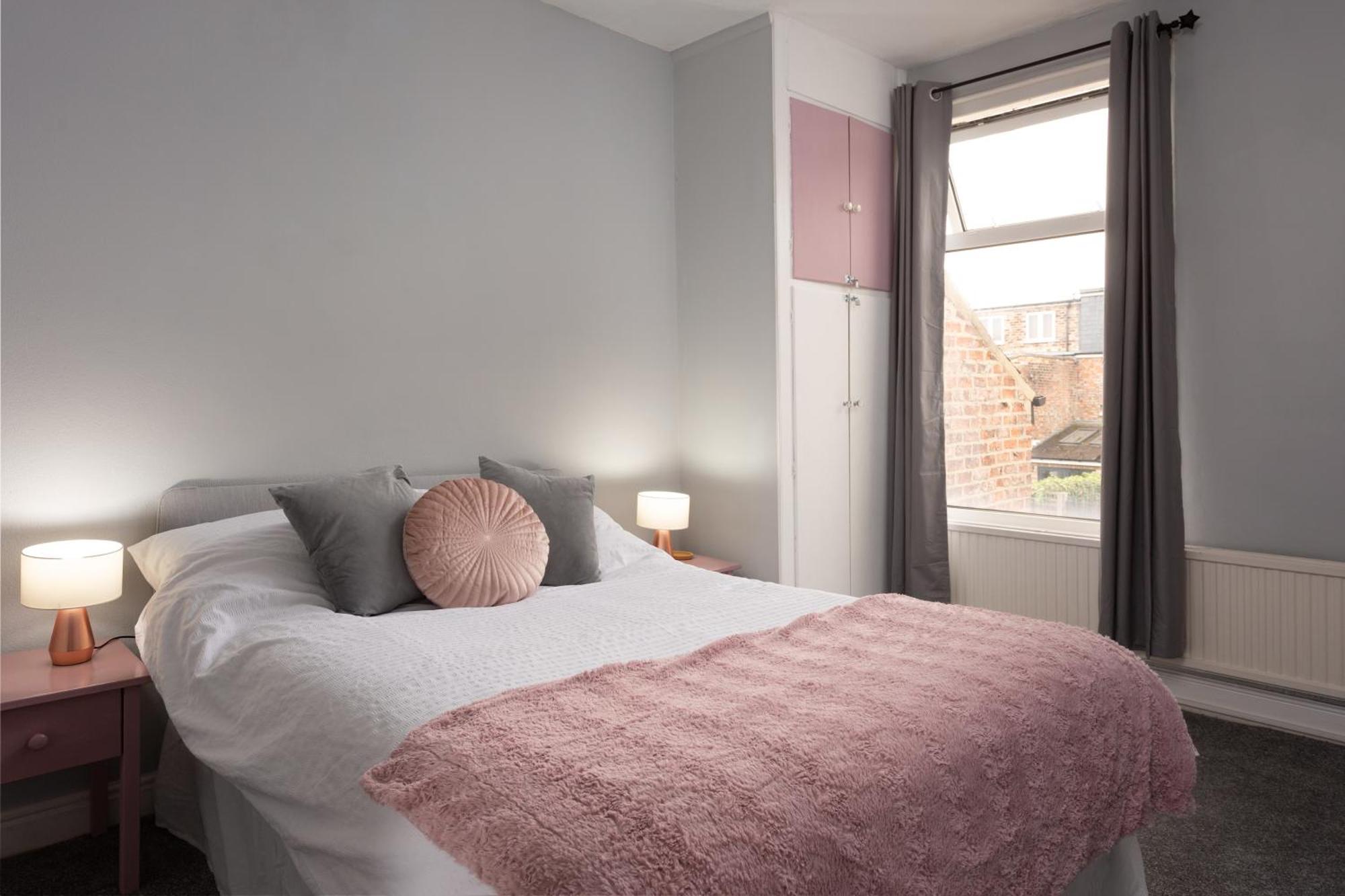 Lovely City Town House With Free Parking Sleeps 2 To 6 Guests York Exterior photo